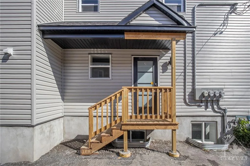 185 Carillon Street 3, Vanier and Kingsview Park, ON K1L 5X9