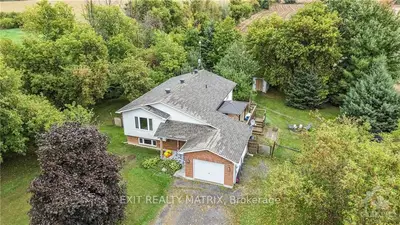 Detached in Russell