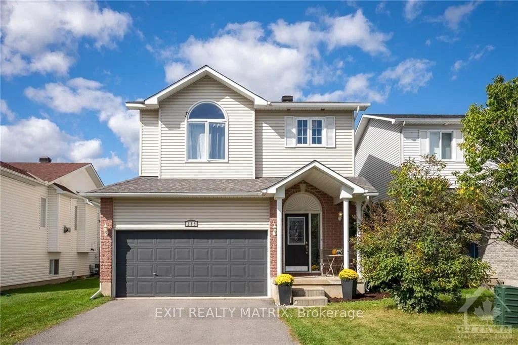 Detached in Russell