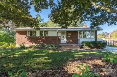 Detached in Orleans - Convent Glen and Area
