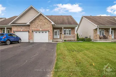 Semi-Detached in Russell