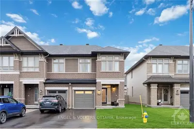 Att/Row/Townhouse in Orleans - Convent Glen and Area