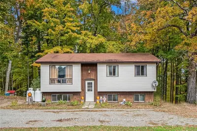 Detached in Lanark Highlands