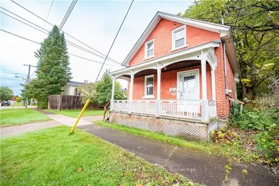 Detached in Pembroke