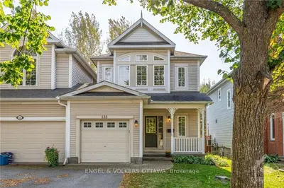 Att/Row/Townhouse in Kanata
