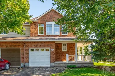 Att/Row/Townhouse in Kanata