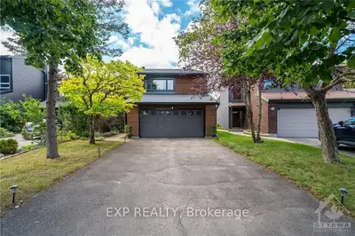 Detached in Hunt Club - Windsor Park Village and Area
