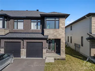 Att/Row/Townhouse in Orleans - Convent Glen and Area