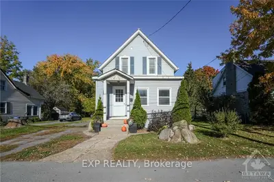 Detached in North Dundas