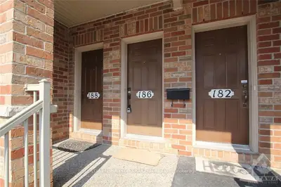 Condo Apartment in Barrhaven