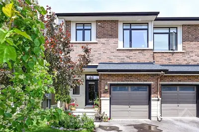 Att/Row/Townhouse in Blossom Park - Airport and Area