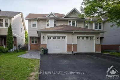 Att/Row/Townhouse in Kanata