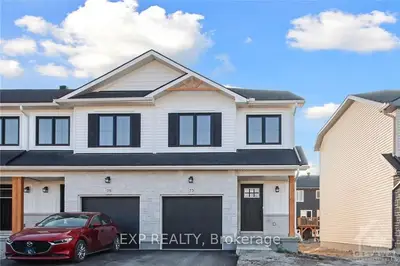 Att/Row/Townhouse in Smiths Falls