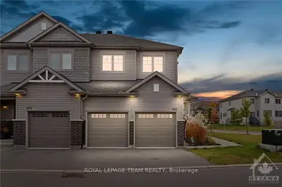 Att/Row/Townhouse in Blossom Park - Airport and Area