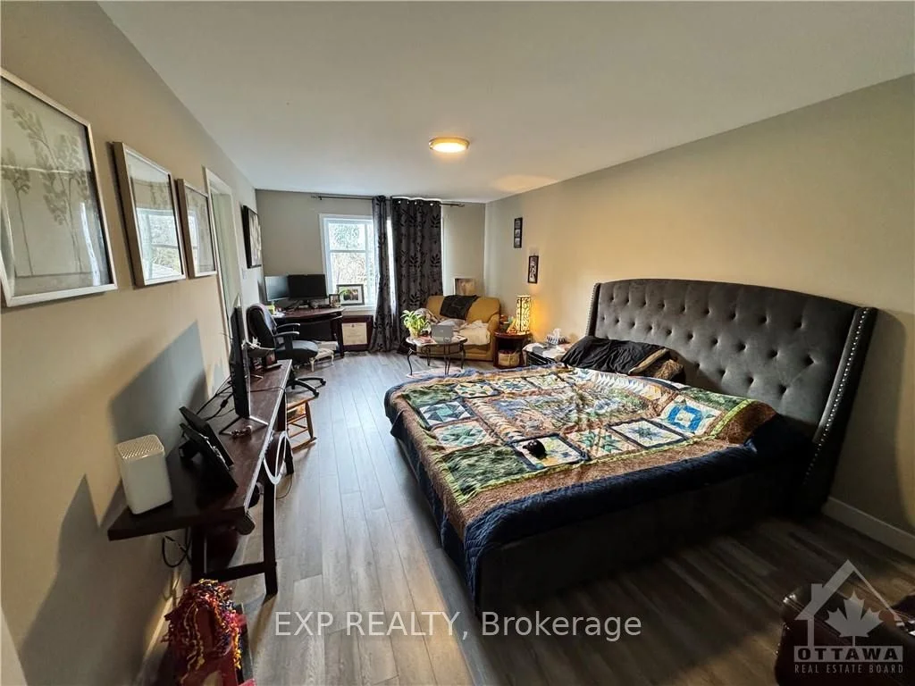 41 Bank Street, Russell, ON K4R 1A9