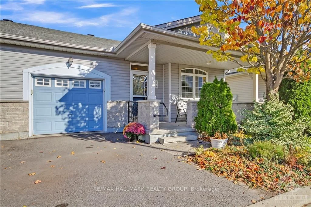 Att/Row/Townhouse in Manotick - Kars - Rideau Twp and Area