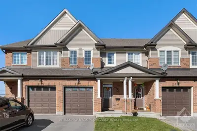 Att/Row/Townhouse in Orleans - Cumberland and Area