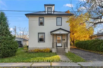 Detached in Renfrew