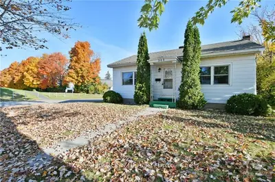 Detached in Renfrew
