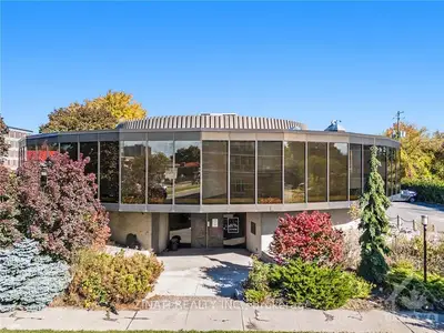 2300 CARLING Avenue, Britannia Heights - Queensway Terrace N and Area, ON K2B 7G1