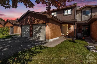 Condo Townhouse in Kanata