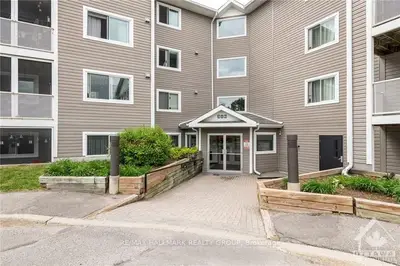 Condo Apartment in Hunt Club - South Keys and Area