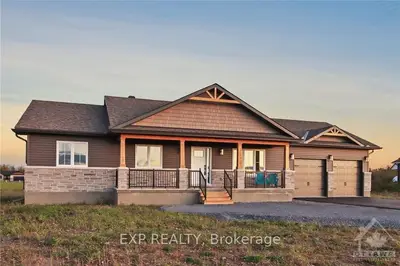 Detached in Russell