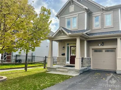 Att/Row/Townhouse in Kanata