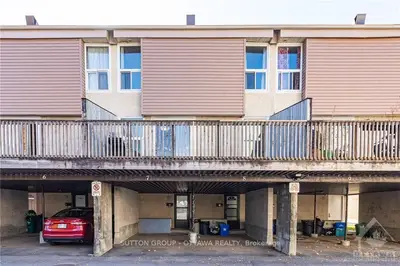 Condo Townhouse in Hunt Club - Windsor Park Village and Area