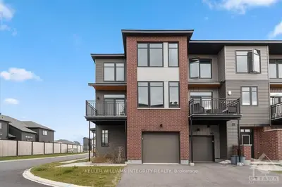 Att/Row/Townhouse in Orleans - Cumberland and Area