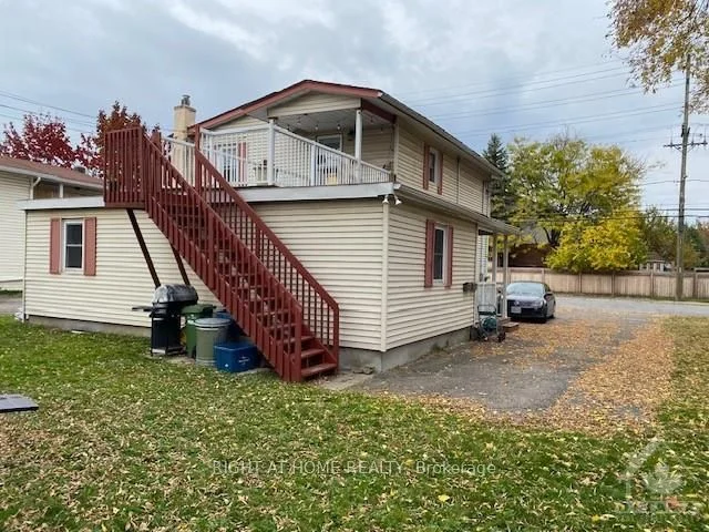 682 DE L'EGLISE Street, Vanier and Kingsview Park, ON K1K 3K3