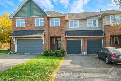 Att/Row/Townhouse in Blossom Park - Airport and Area