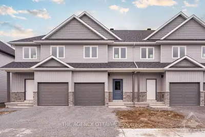 Att/Row/Townhouse in Carleton Place
