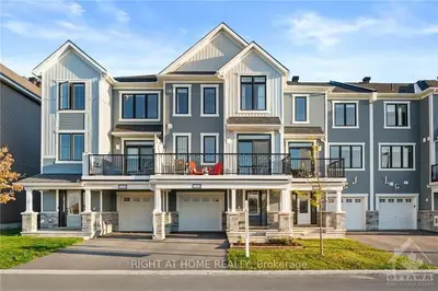 Att/Row/Townhouse in Stittsville - Munster - Richmond