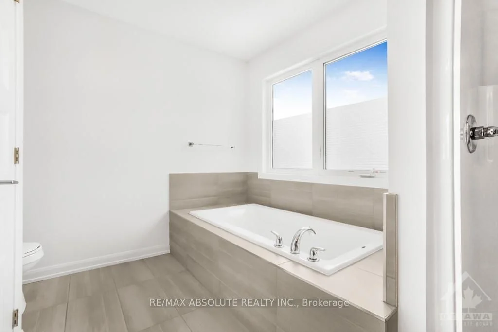379 STERLING Avenue, Clarence-Rockland, ON K4K 0L4
