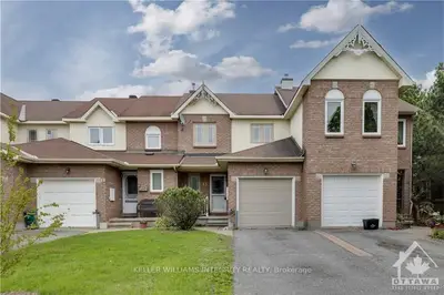 Att/Row/Townhouse in Kanata