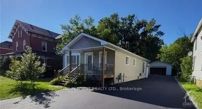 Detached in North Dundas