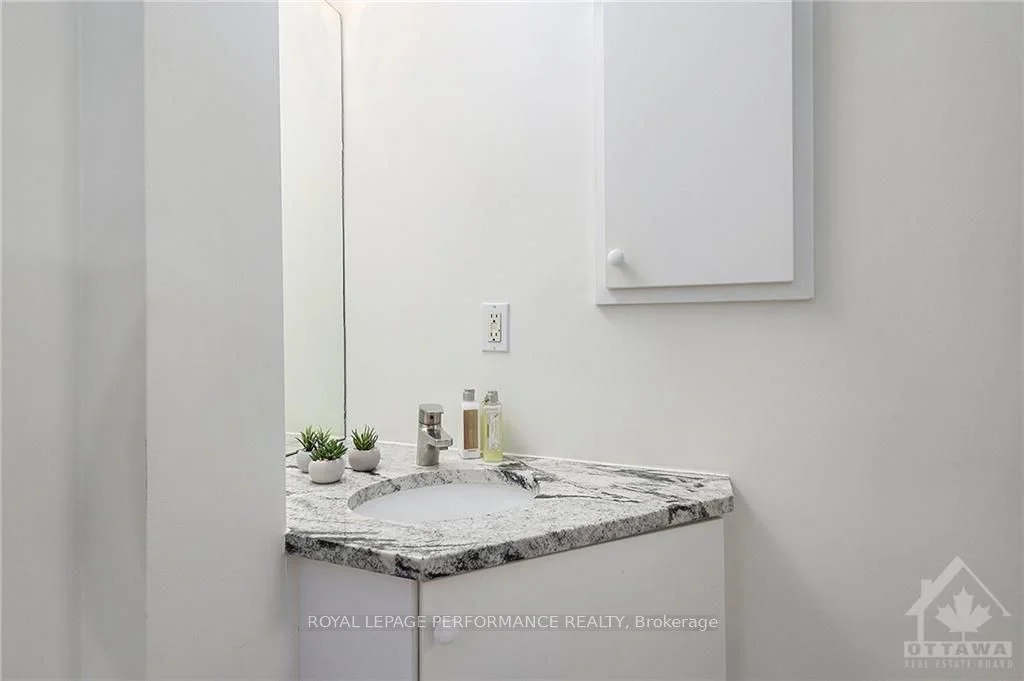 134 YORK Street 309, Lower Town - Sandy Hill, ON K1N 1K8