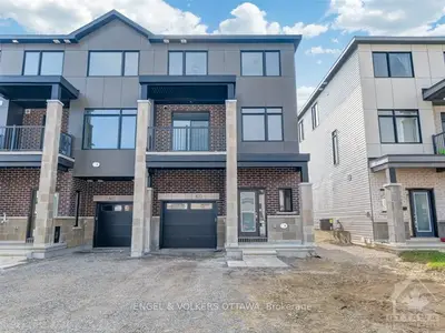 Att/Row/Townhouse in Kanata