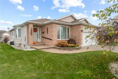 Detached in Perth