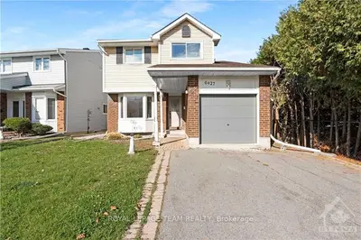 Detached in Orleans - Convent Glen and Area