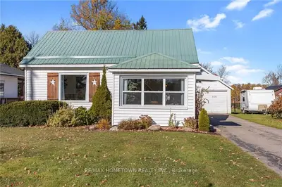 Detached in Brockville