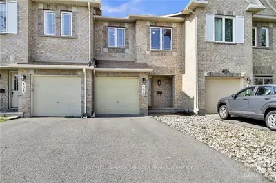 Att/Row/Townhouse in Barrhaven