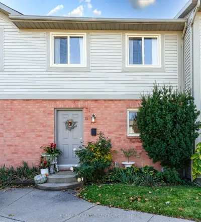Condo Townhouse in St. Catharines
