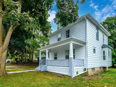 Detached in Woodstock