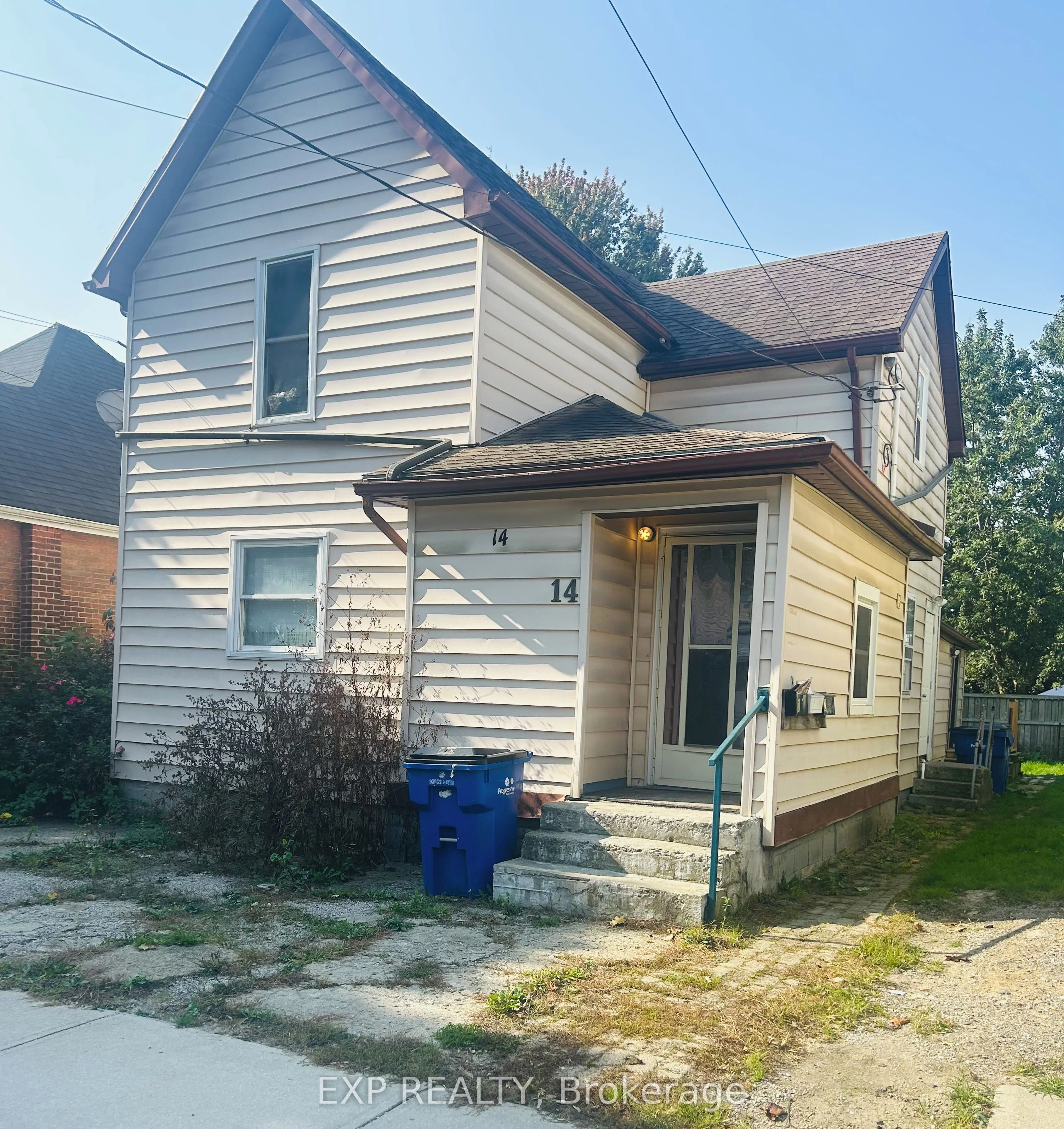 Triplex in Chatham-Kent