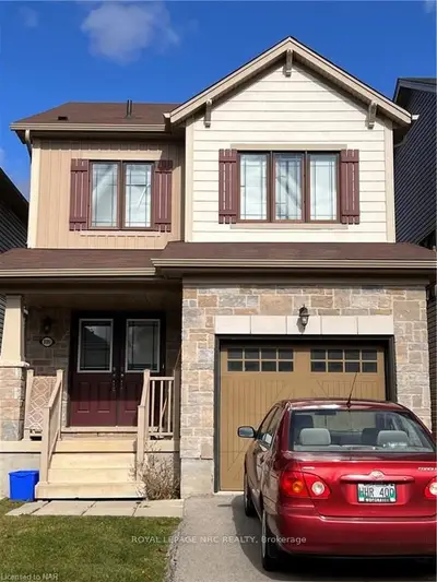 Detached in Niagara Falls