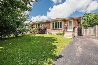 Semi-Detached in St. Thomas