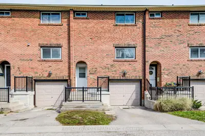 Condo Townhouse in Guelph