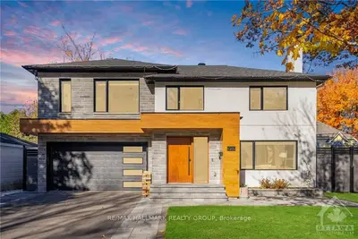 Detached in Manor Park - Cardinal Glen and Area